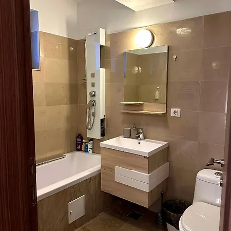 Cozy Apartment With Self Check-In Near Promenada Mall And Verdi Park 布加勒斯特 Exterior photo