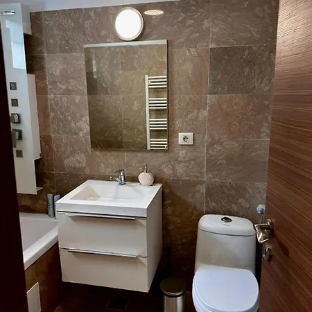 Cozy Apartment With Self Check-In Near Promenada Mall And Verdi Park 布加勒斯特 Exterior photo
